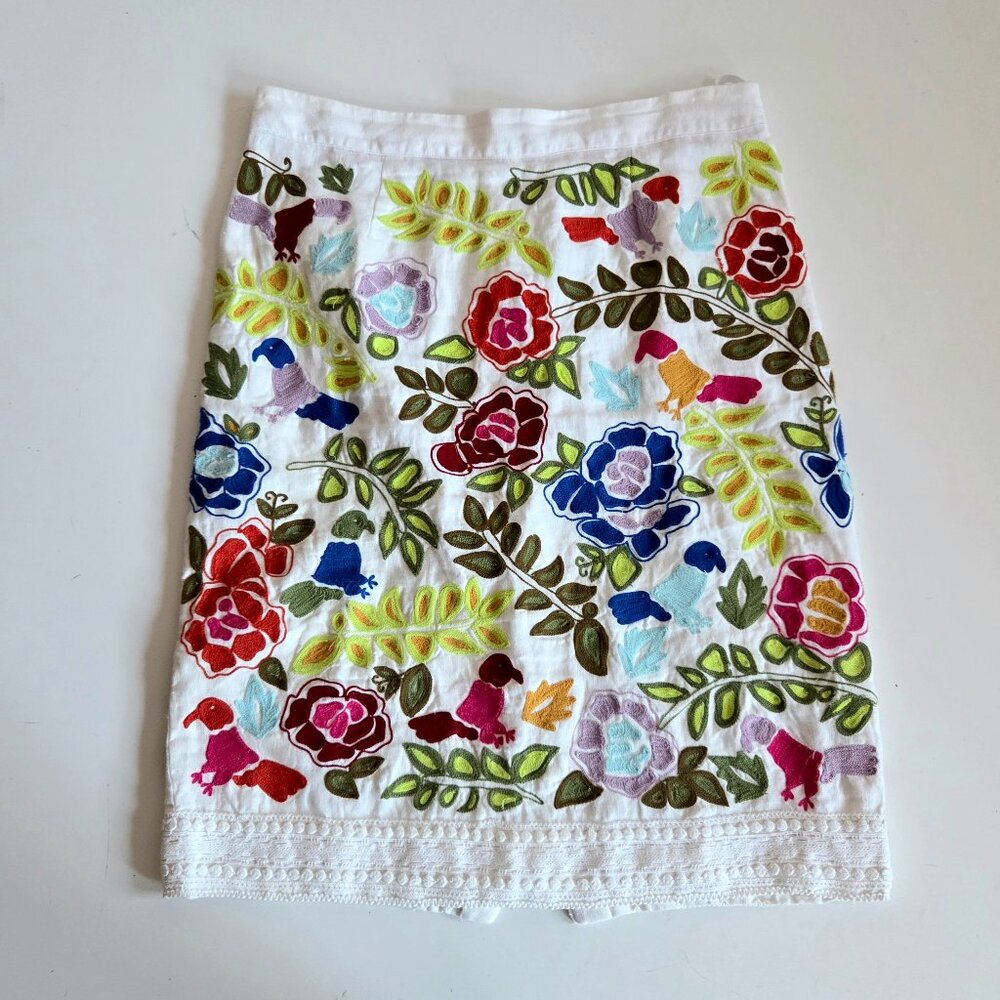 Anthropolgie  Moulinette Soeurs 100% linen embroidery skirt with floral design.